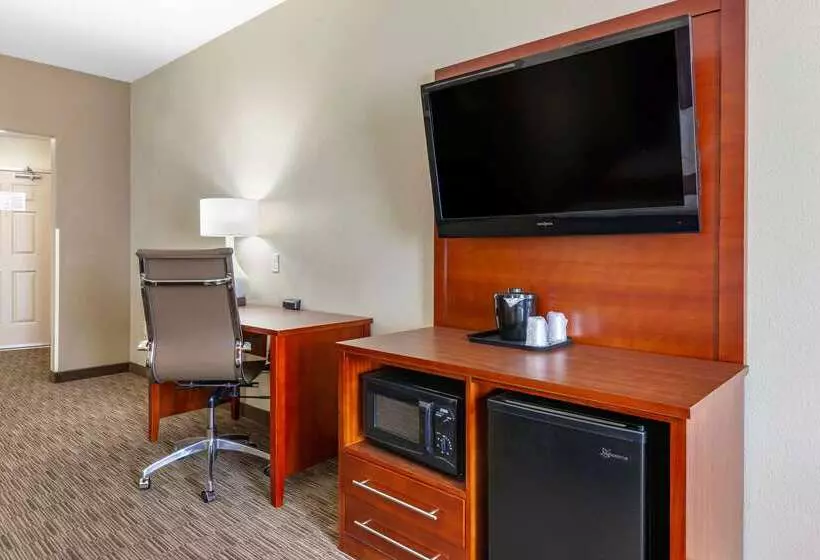 هتل Comfort Suites