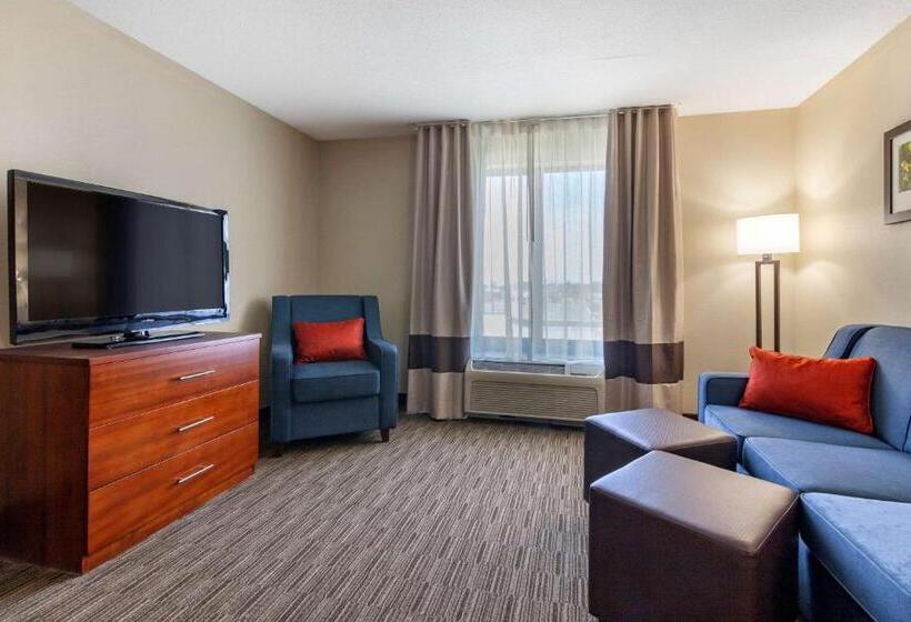 Отель Comfort Suites