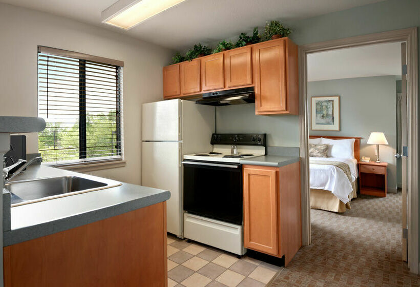 هتل Hawthorn Suites By Wyndham Overland Park