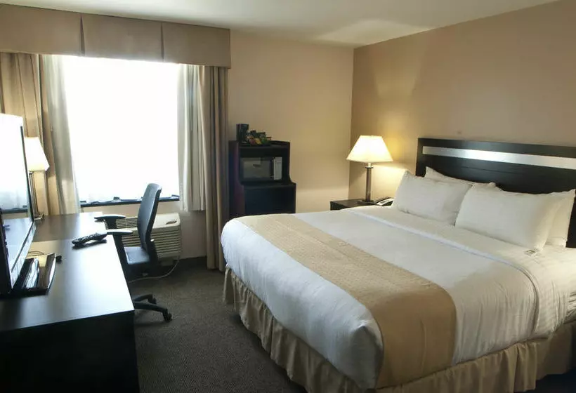 هتل Holiday Inn Laguardia Airport, An Ihg