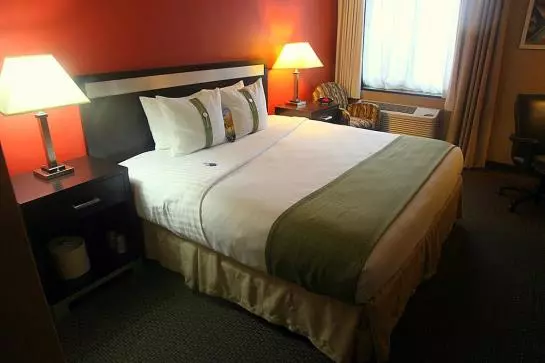 هتل Holiday Inn Laguardia Airport, An Ihg
