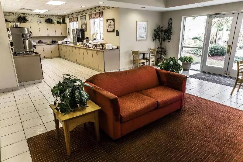 Отель Mainstay Suites Wilmington   University Area