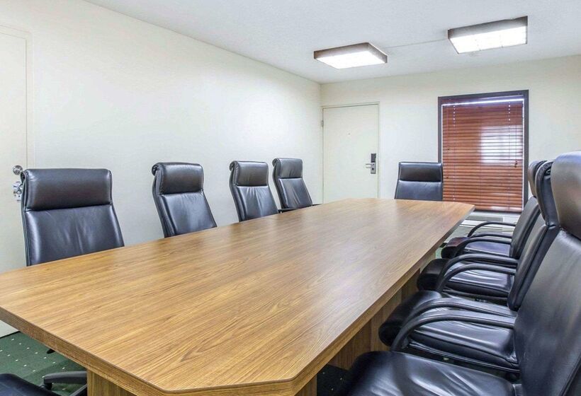 فندق Quality Inn