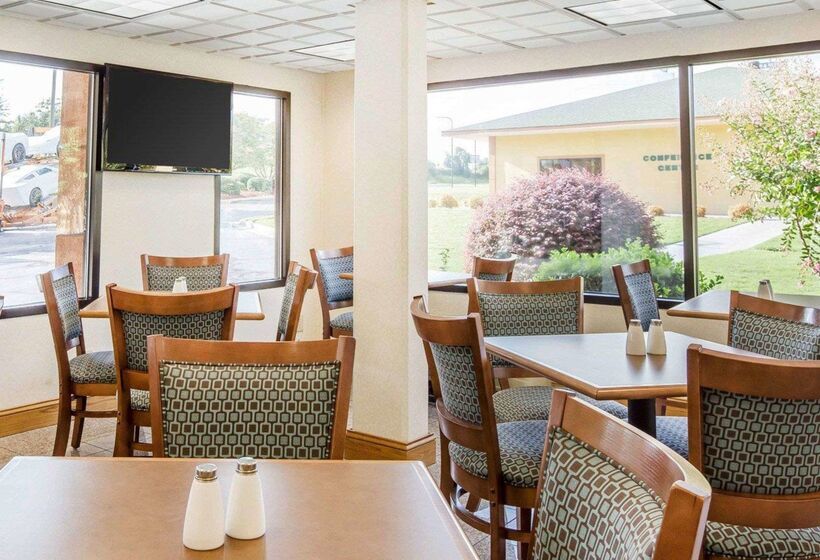 فندق Quality Inn