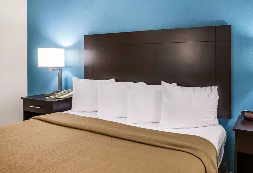 هتل Quality Inn