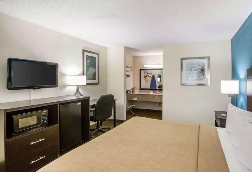 هتل Quality Inn