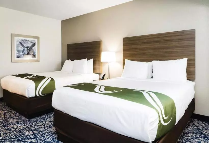 בית מלון כפרי Quality Suites Houston Hobby Airport