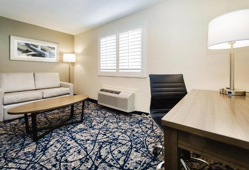 هتل Quality Suites Houston Hobby Airport