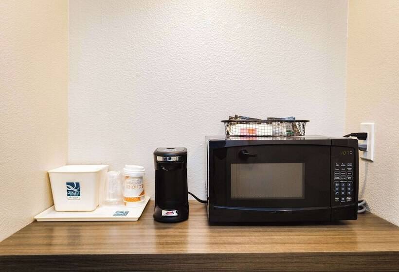 هتل Quality Suites Houston Hobby Airport