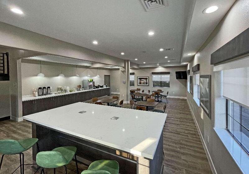 هتل Quality Suites Houston Hobby Airport