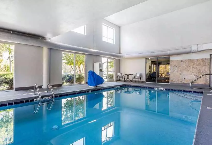 酒店 Quality Suites Pineville  Charlotte