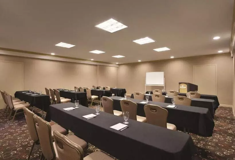 Radisson Hotel Lenexa Overland Park