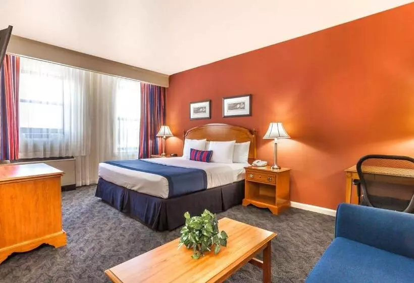 בית מלון כפרי Ramada By Wyndham Jersey City