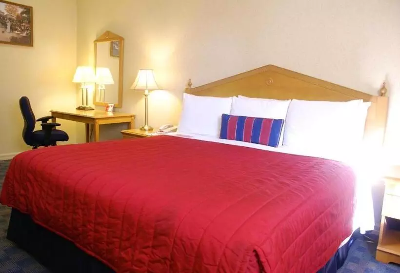 בית מלון כפרי Ramada By Wyndham Jersey City