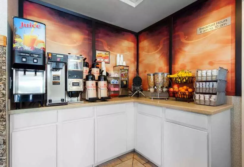 酒店 Ramada By Wyndham Seatac Airport North