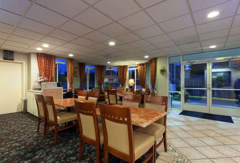 Szálloda Ramada By Wyndham Seatac Airport North