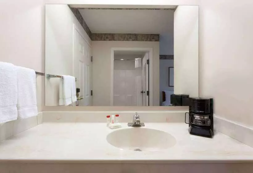 酒店 Ramada By Wyndham Seatac Airport North