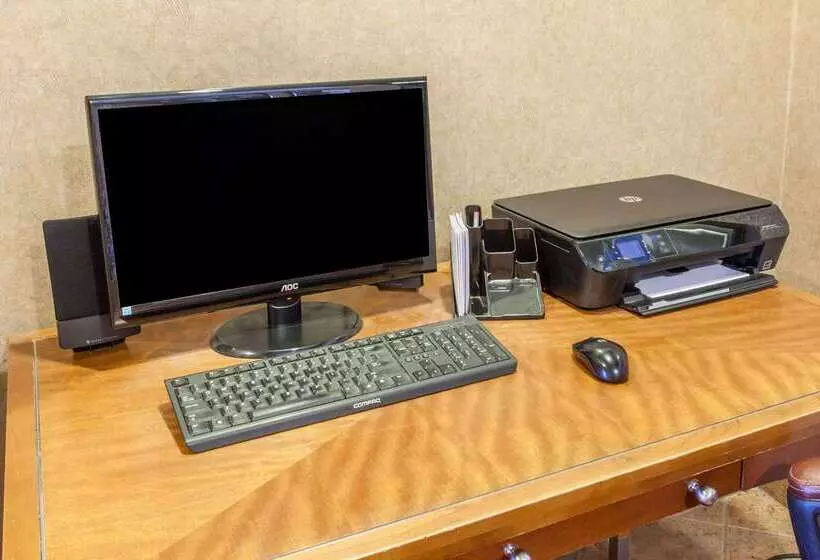 Hotelli Ramada By Wyndham Sparta/at Speedway