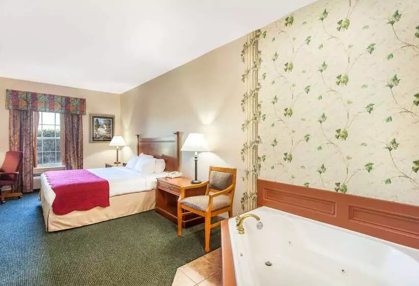 Hotelli Ramada By Wyndham Sparta/at Speedway