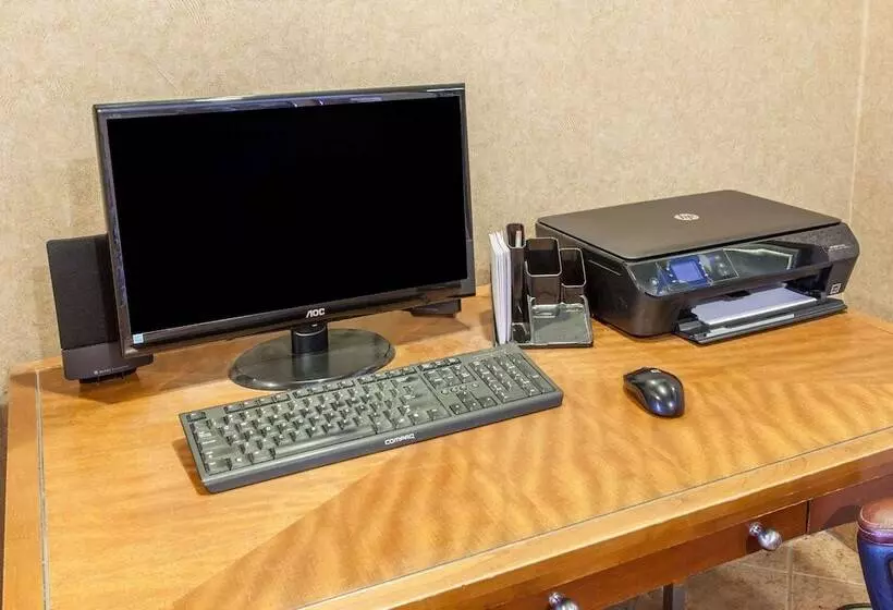 Hotelli Ramada By Wyndham Sparta/at Speedway