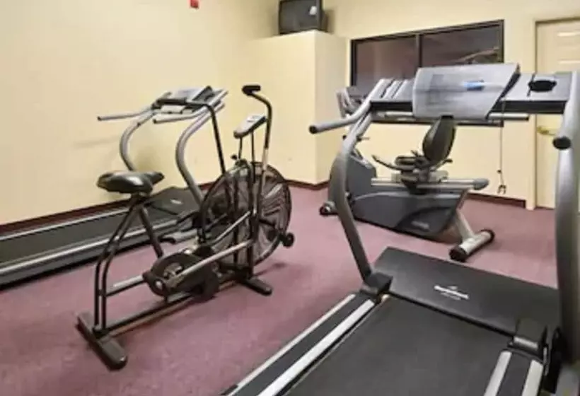 Hotelli Ramada By Wyndham Sparta/at Speedway