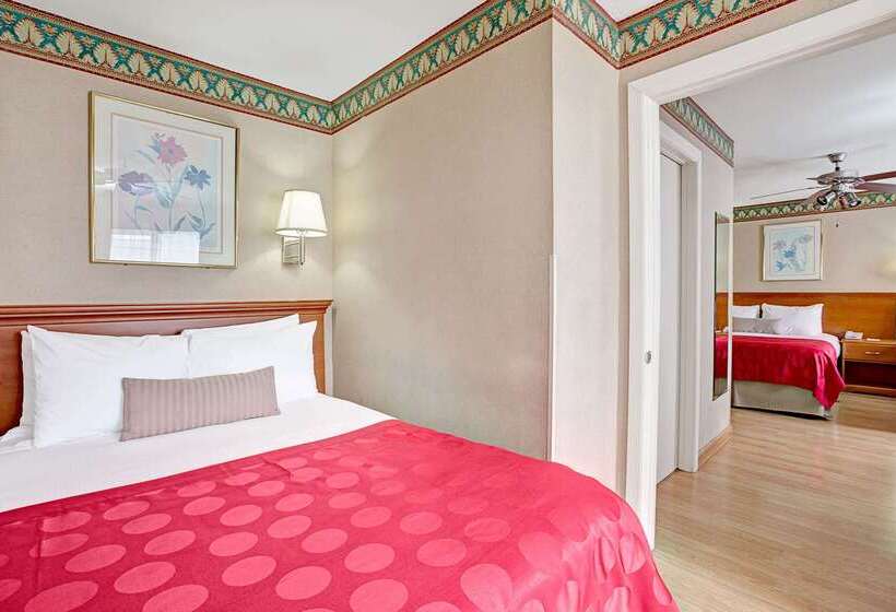 בית מלון כפרי Ramada By Wyndham Redondo Beach