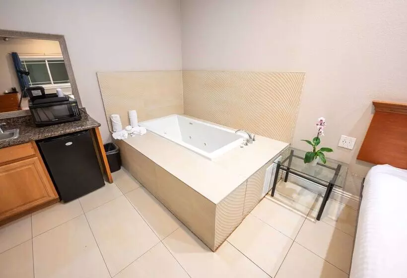 호텔 Ramada By Wyndham Redondo Beach