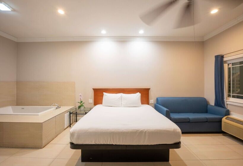 בית מלון כפרי Ramada By Wyndham Redondo Beach