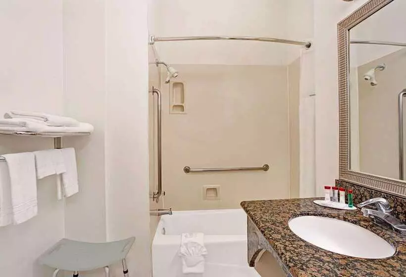 호텔 Ramada By Wyndham Redondo Beach