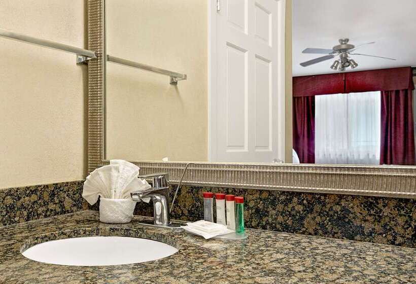 בית מלון כפרי Ramada By Wyndham Redondo Beach