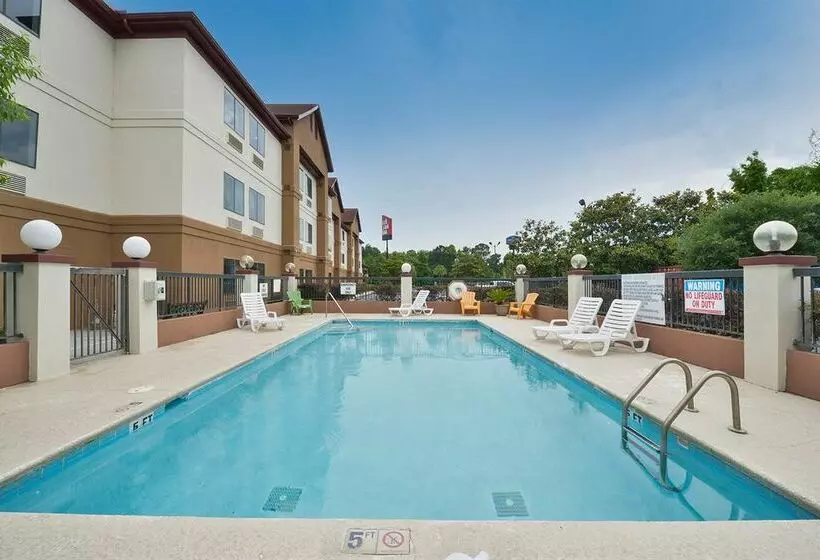 فندق Red Roof Inn & Suites Savannah Gateway