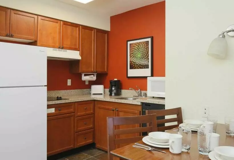 Отель Residence Inn By Marriott Salinas Monterey