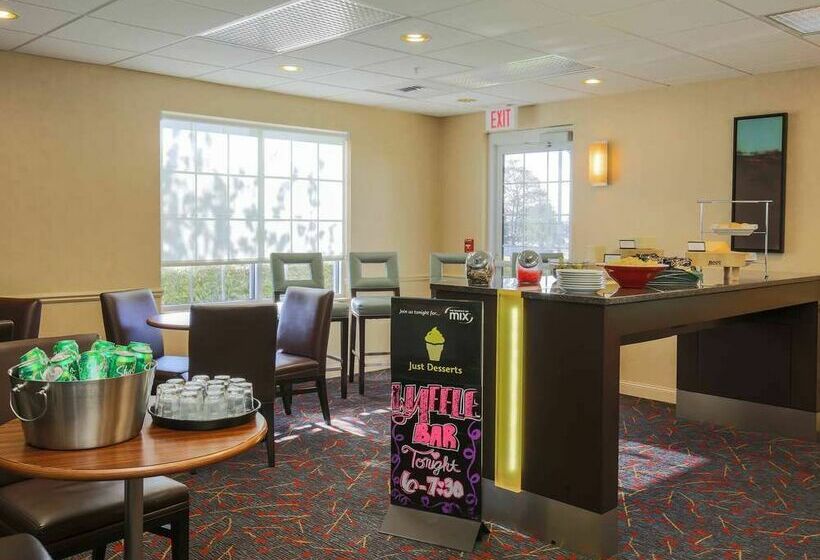 Отель Residence Inn By Marriott Salinas Monterey