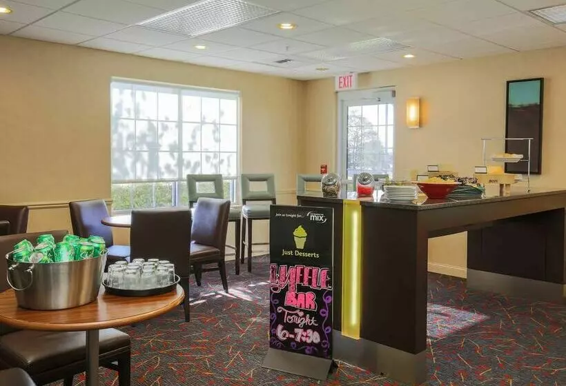 Отель Residence Inn By Marriott Salinas Monterey