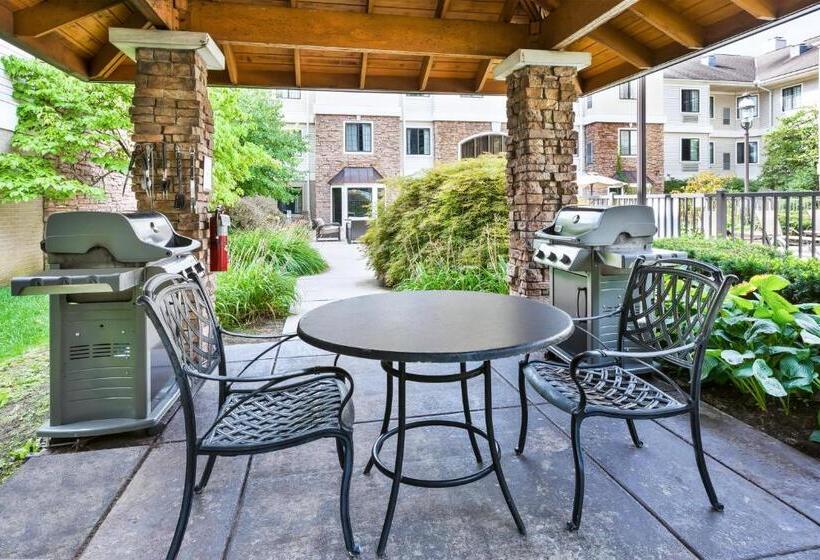 호텔 Staybridge Suites Detroit Utica By Ihg