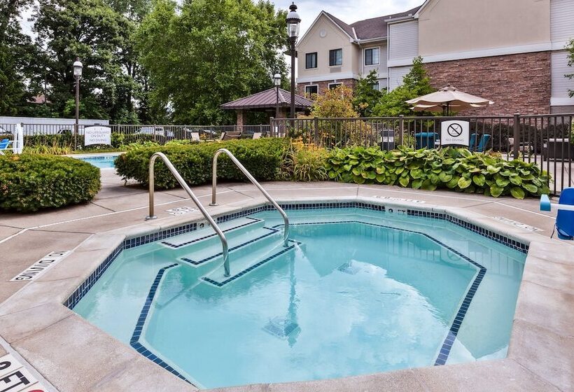 호텔 Staybridge Suites Detroit Utica By Ihg