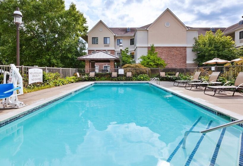 호텔 Staybridge Suites Detroit Utica By Ihg