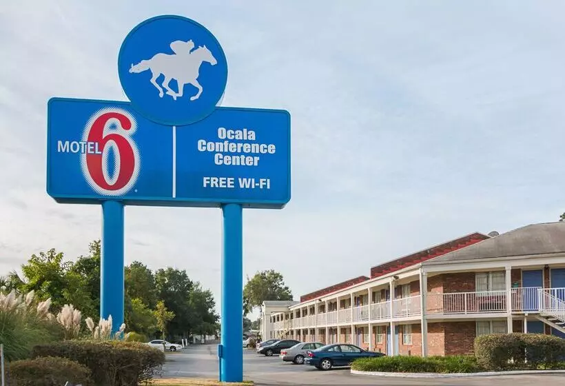 Motel 6ocala, Fl  Conference Center