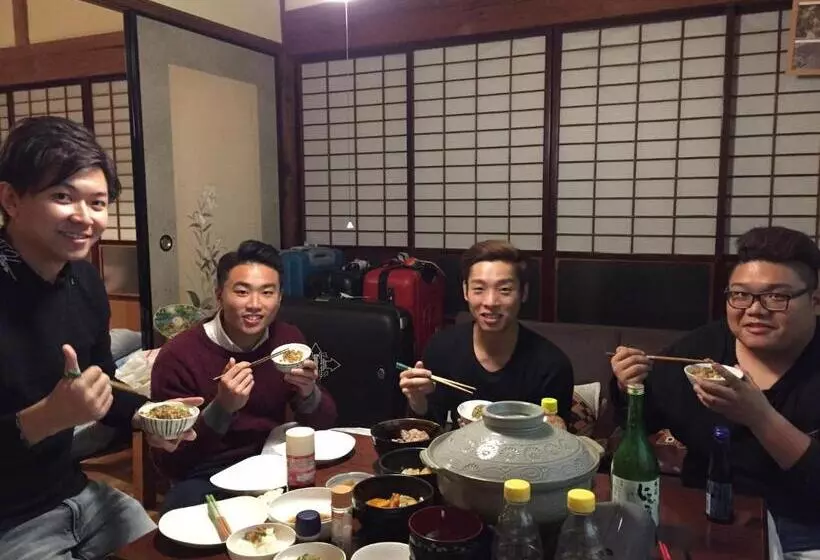 Retkeilymaja Satoyama Guest House Couture