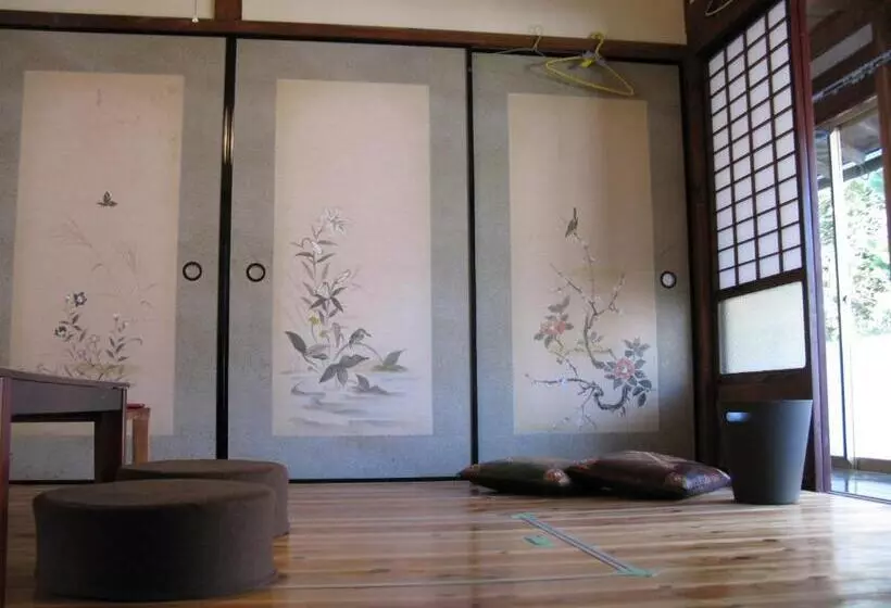 Retkeilymaja Satoyama Guest House Couture