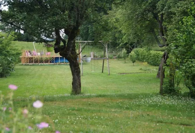 Aamiaismajoitus (B&B) Gîte De 15 Places En Chambre De 2, 4, 5 Personnes