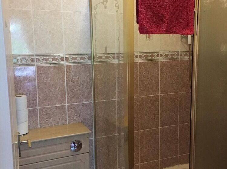 여관 The Sportsman Whitworth