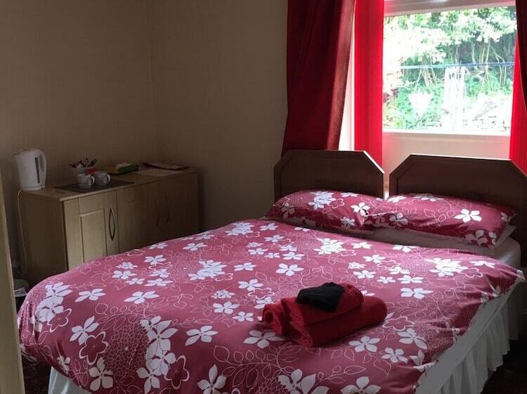 여관 The Sportsman Whitworth