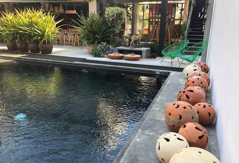 هتل Casa Conicarit