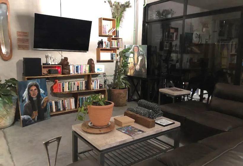 هتل Casa Conicarit