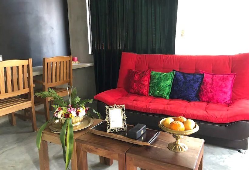 هتل Casa Conicarit