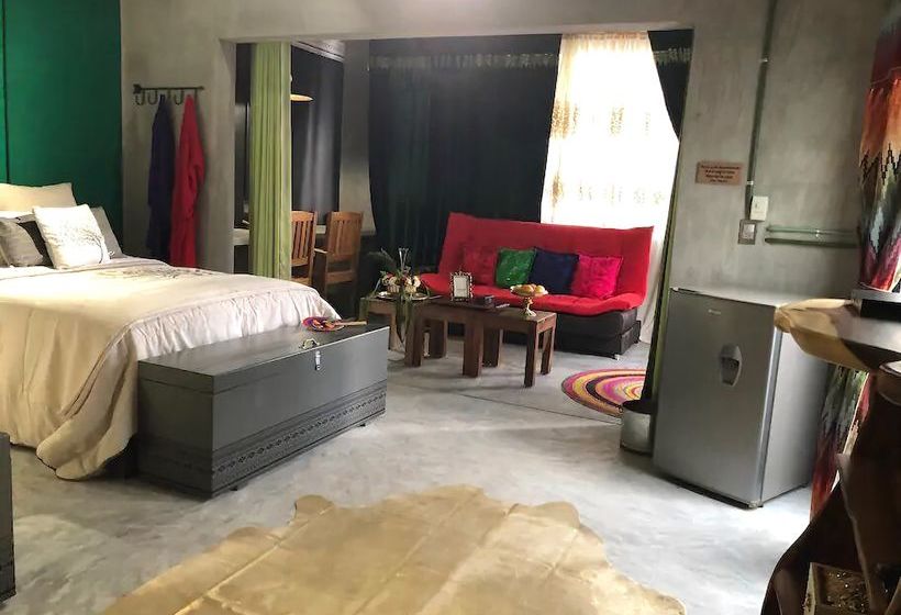 هتل Casa Conicarit