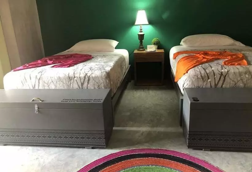 هتل Casa Conicarit