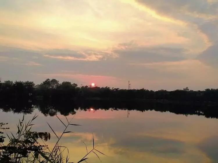 ホテル Chum Phae Lagoon Resort