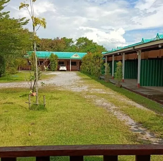 ホテル Chum Phae Lagoon Resort